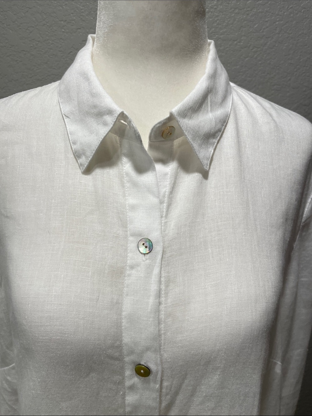 J.Jill LOVE LINEN White Linen Classic button down Shirt.
Size - SMALL - Picture 3 of 13